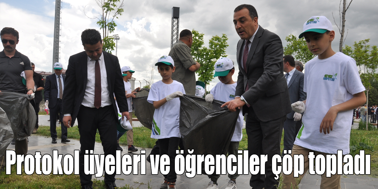 Kars’ta protokol üyeleri ve öğrenciler çöp topladı