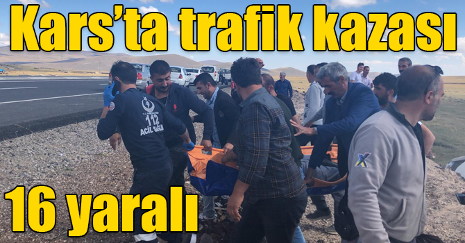 Kars’ta yolcu minibüsü tarlaya uçtu: 16 yaralı