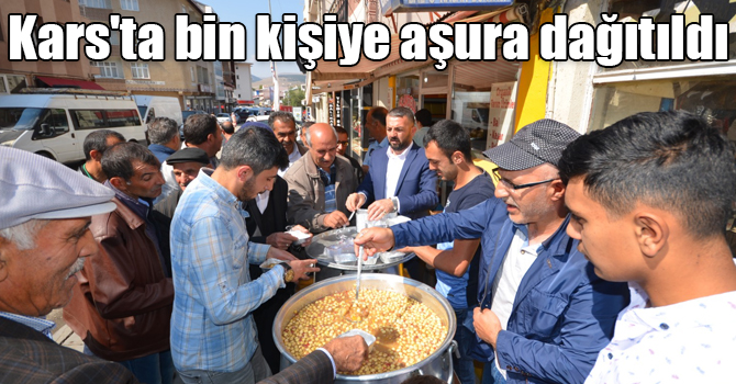 Kars'ta bin kişiye aşura dağıtıldı