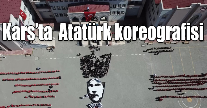 Kars’ta ilkokul öğrencilerinden Atatürk koreografisi