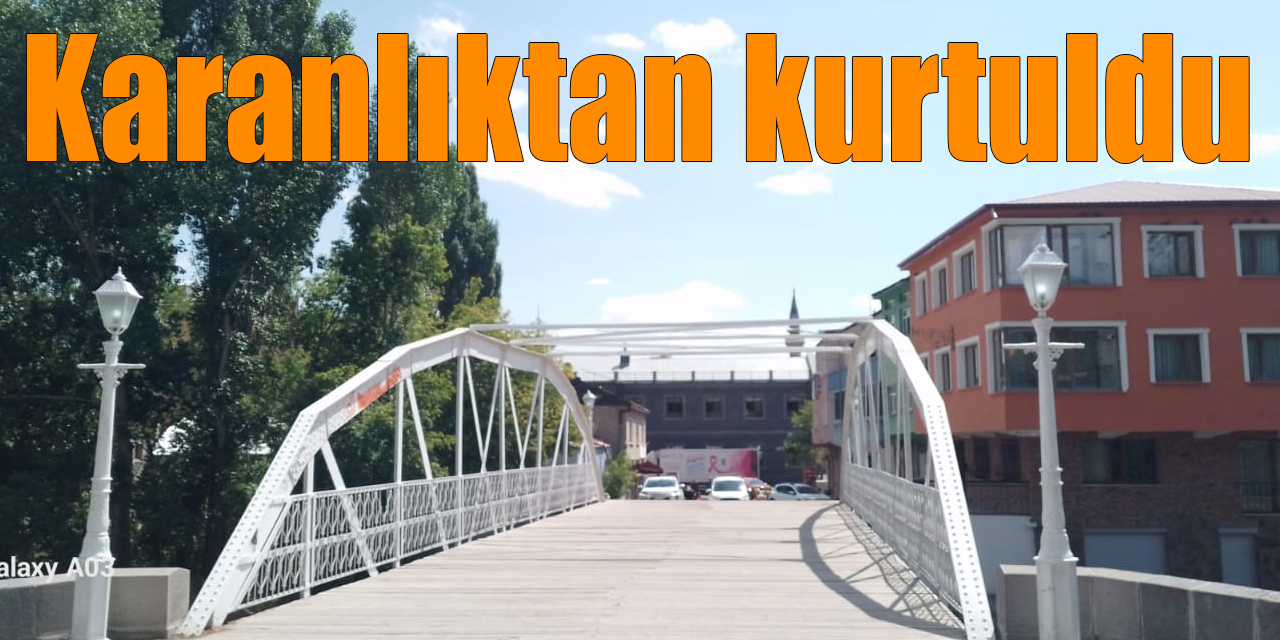 Tarihi köprü karanlıktan kurtuldu