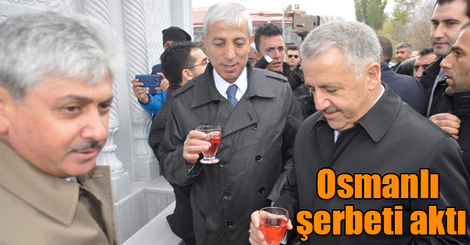 Vali Lala Mustafa Paşa Çeşmesinden Osmanlı şerbeti aktı