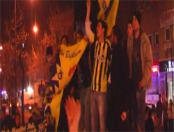 Kars’ta Fenerbahçeliler Galibiyeti Kutladılar.