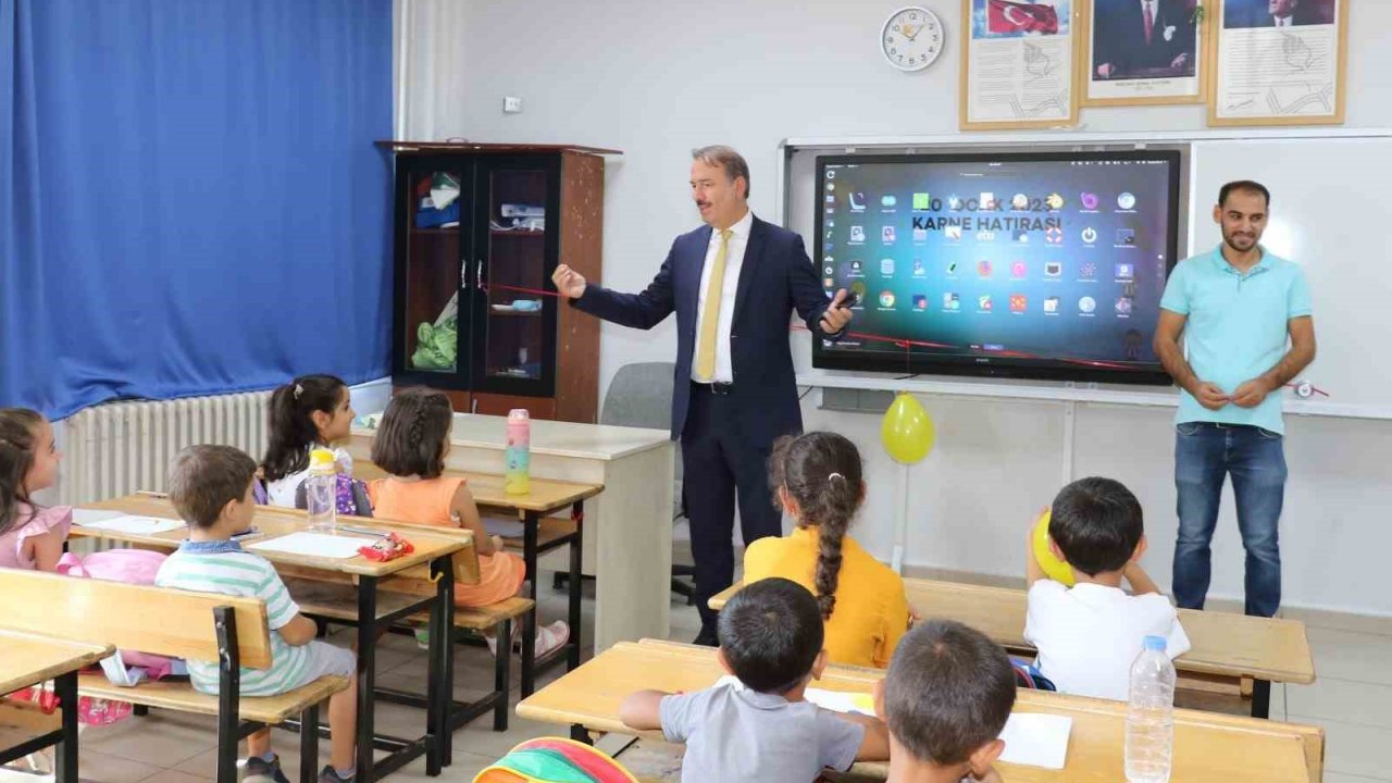 Müdür Tosun, ilkokul öğrencileriyle bir araya geldi