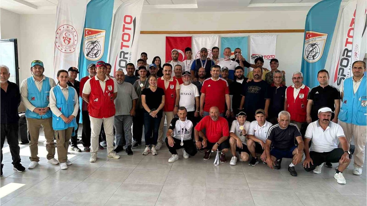Karaman Atıcılık Takımı Konya’dan madalyalarla döndü