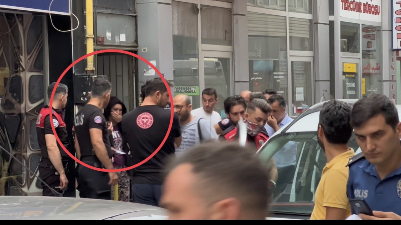 Çatıya çıkan kadın ekipleri alarma geçirdi
