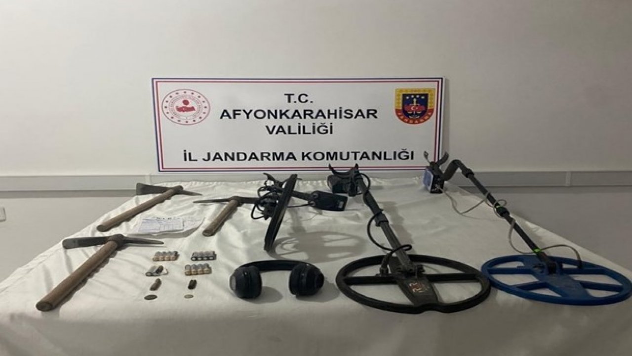 Dedektör ile define arayan 3 kişi jandarma tarafından yakalandı