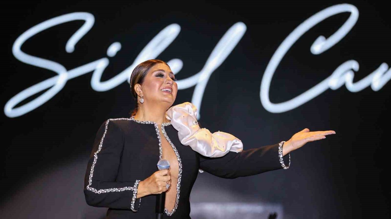 92. İzmir Enternasyonal Fuarı’nda yıldız yağmuru