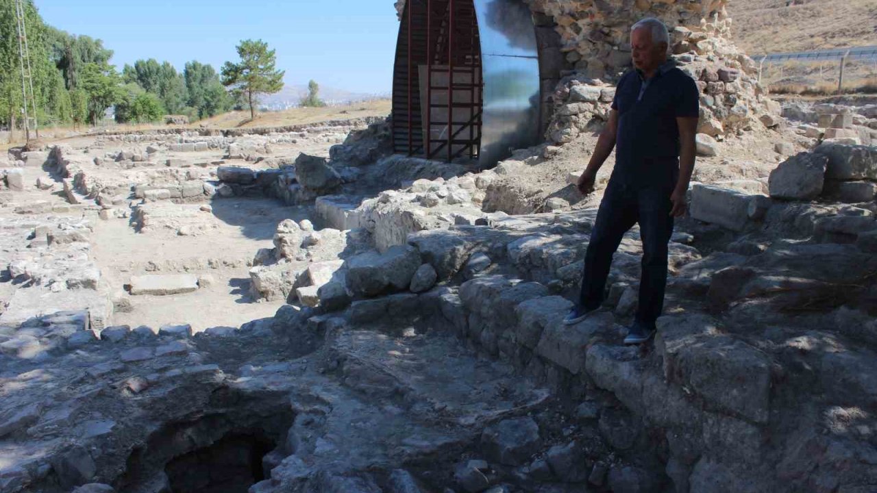 8 asırlık Keykubadiye Sarayı’ndaki hamam gün yüzüne çıktı