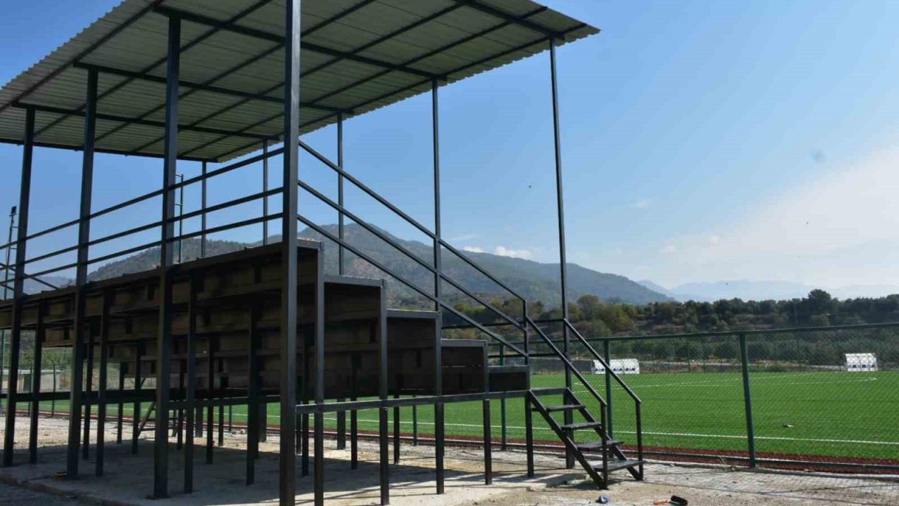 Buharkent’in yeni tribünleri hazır