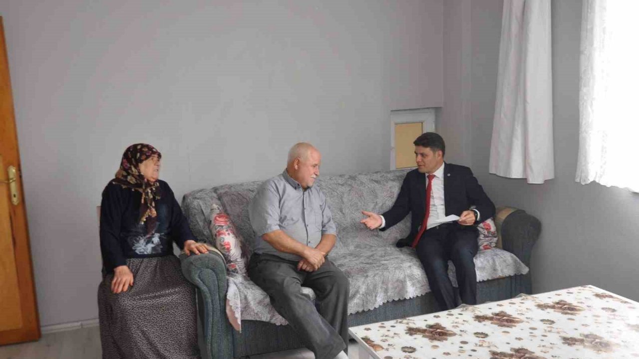 Kaymakam göreve başlar başlamaz ilk iş olarak şehit ailelerini ziyaret etti