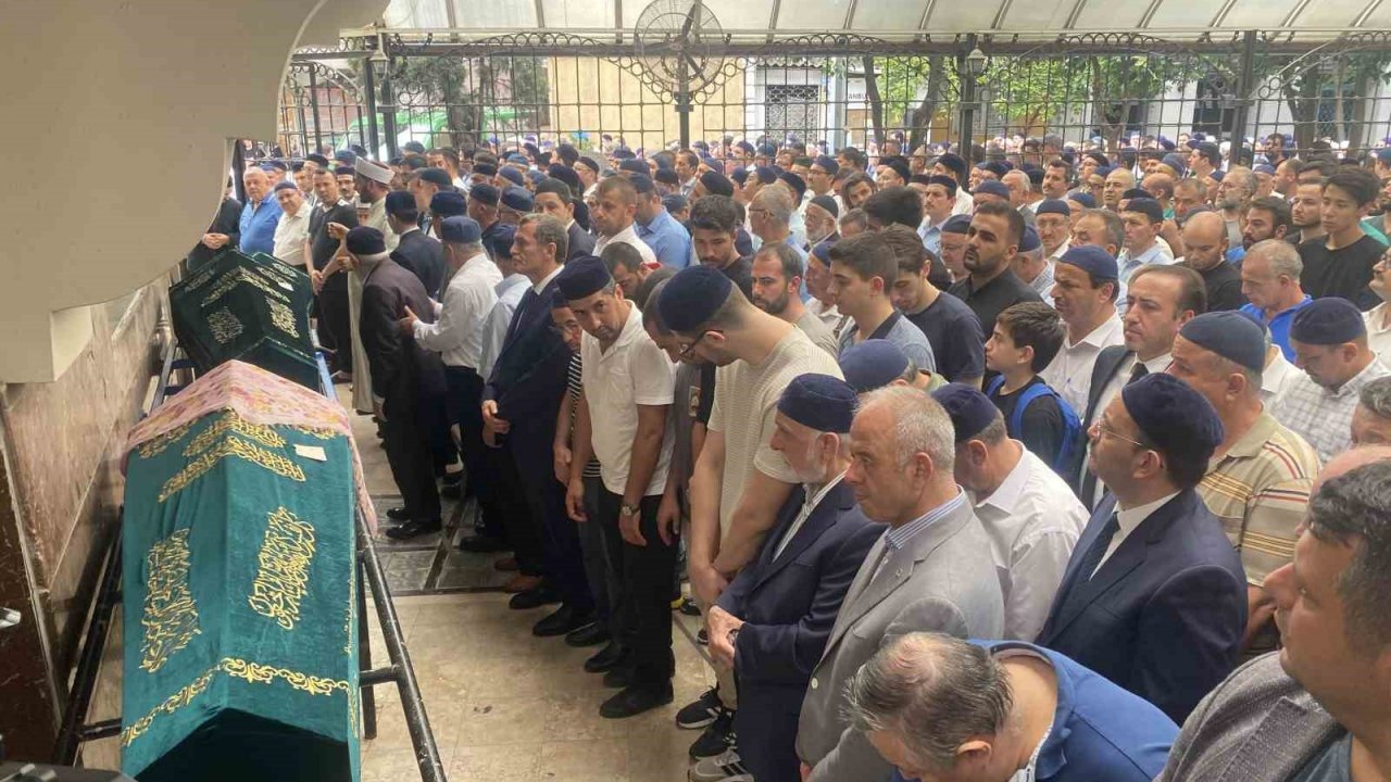 Kırklareli’nde selde hayatını kaybeden doktor ve eşi son yolculuğuna uğurlandı