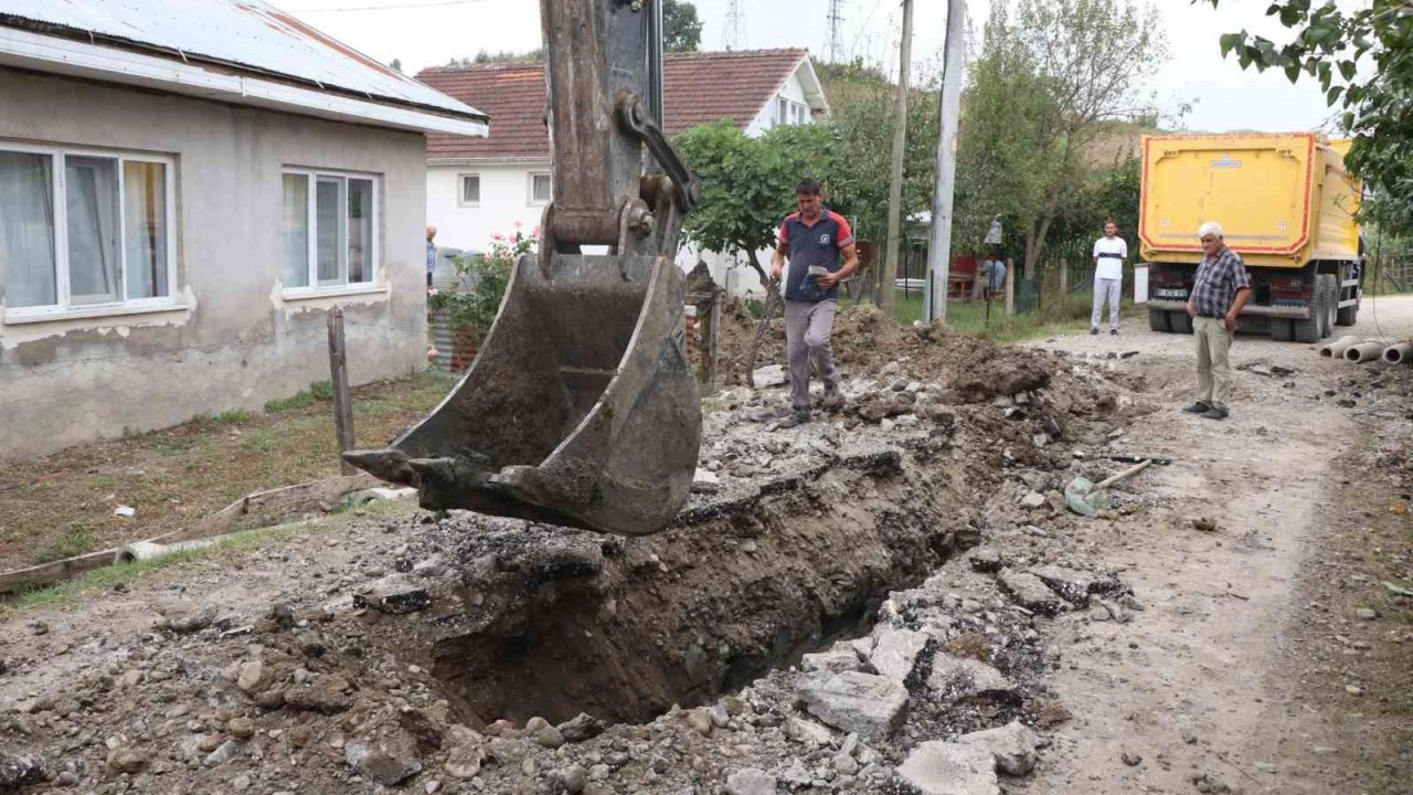 Yeni kanalizasyon hattı çekiliyor