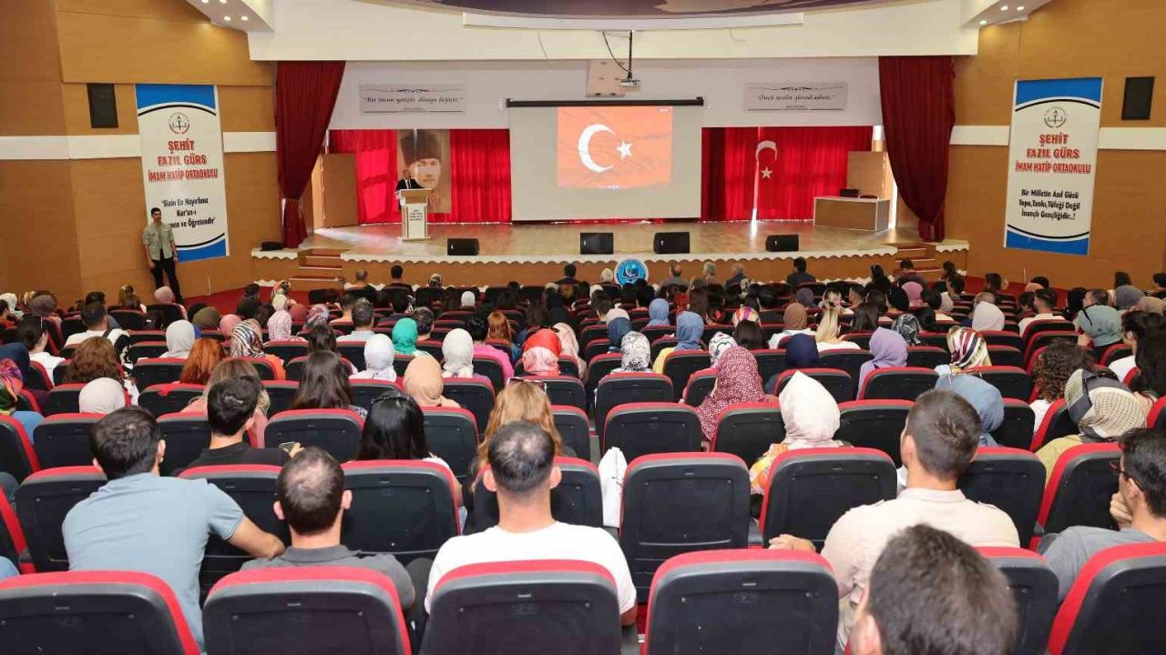 Aday öğretmenlere afet ve acil durum motivasyon eğitimi verildi