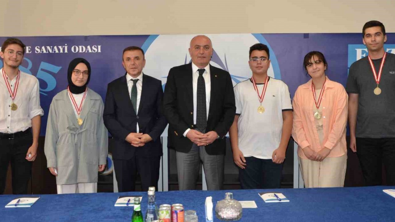 ETSO, başarılı öğrencileri ödüllendirdi