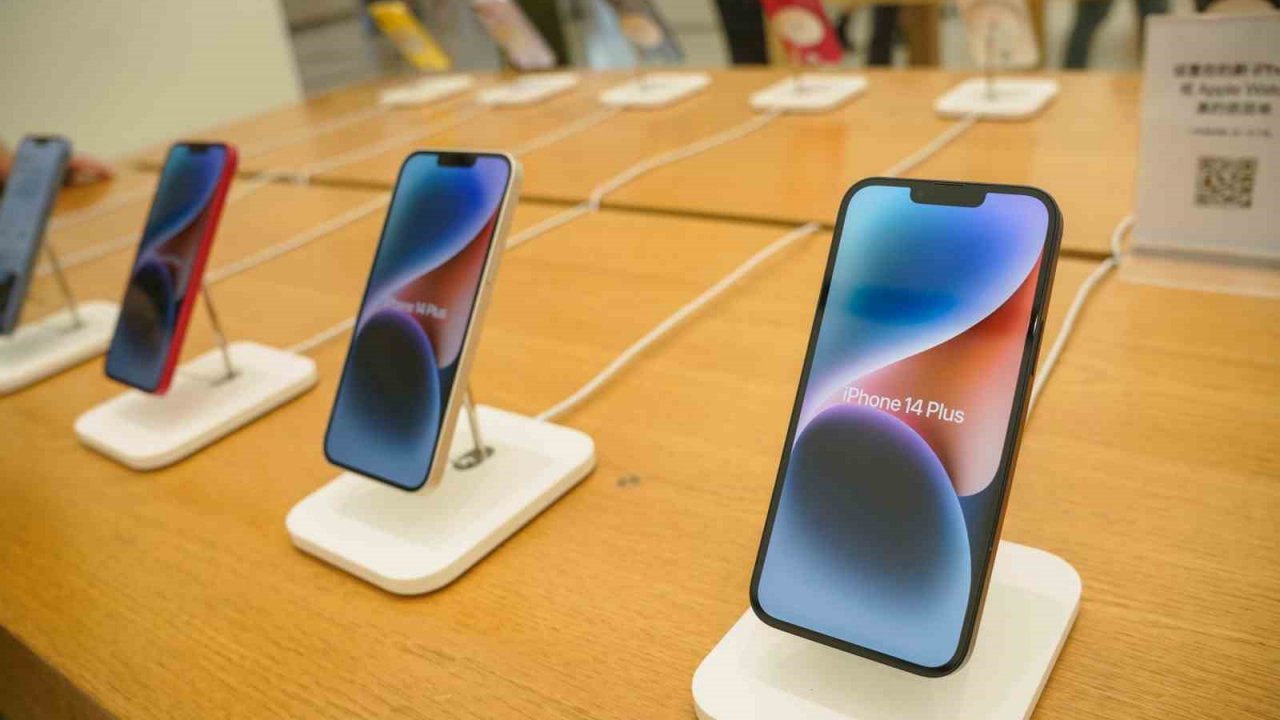 Apple, iPhone’nun yasaklandığı Çin’de 200 milyar dolar kaybetti