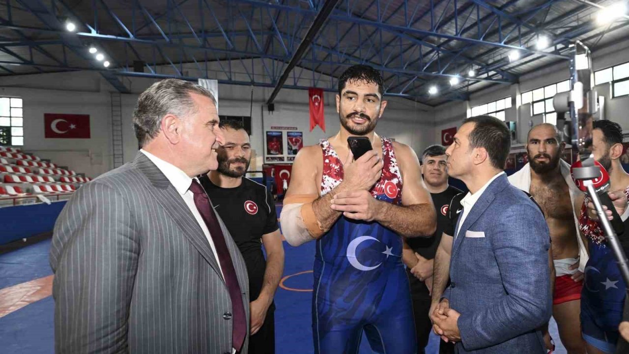 Cumhurbaşkanı Erdoğan, Bakan Bak’ın telefonundan Taha Akgül ile görüştü