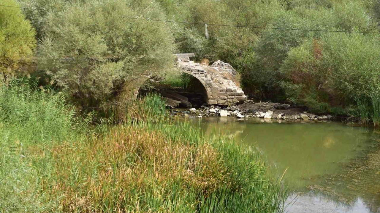 Kanuni’yi Rodos seferine götüren tarihi köprü yok oluyor