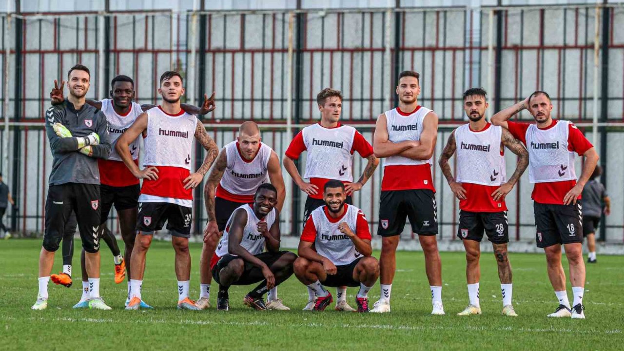 31 futbolcu ile yollarını ayıran Samsunspor, 14 yeni transfer yaptı