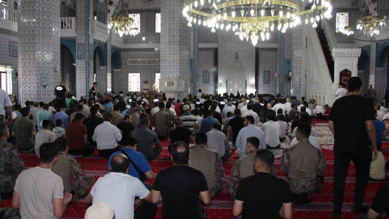 Iğdır’da 13 şehit polis için mevlit okutuldu
