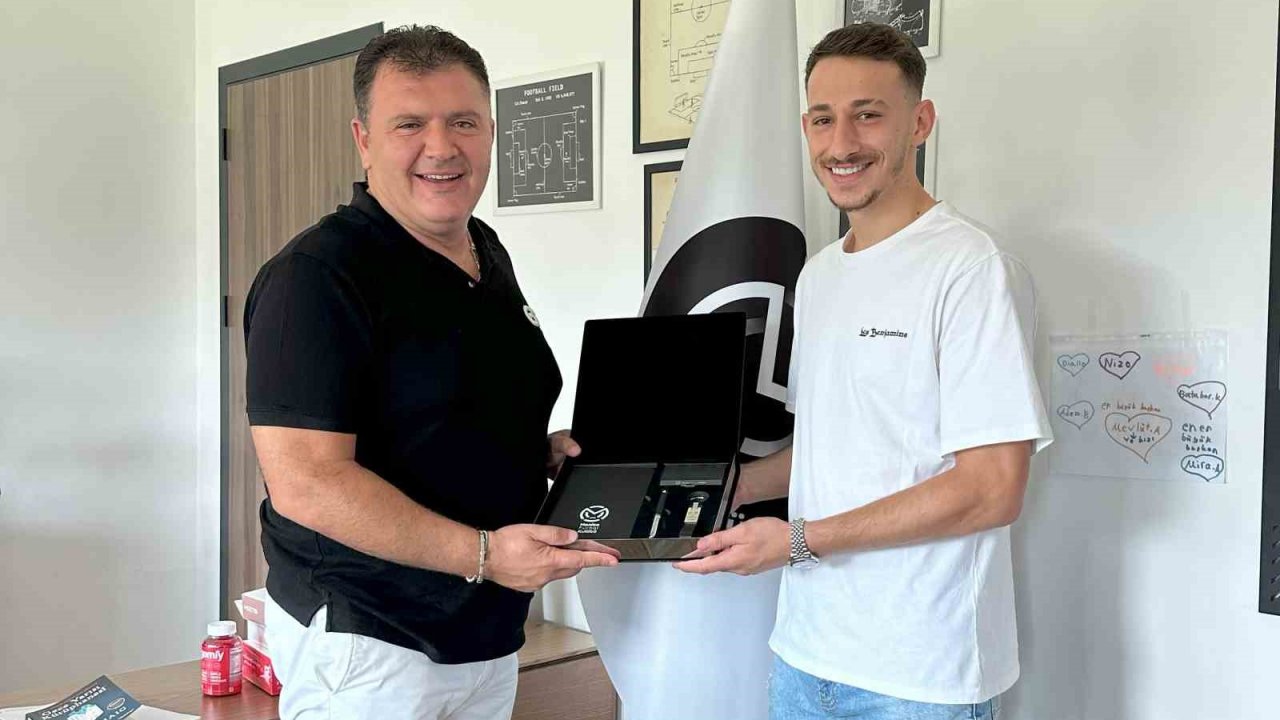 Manisa FK’dan Aliağa FK’ya transfer olan Mehmet Uysal’a teşekkür