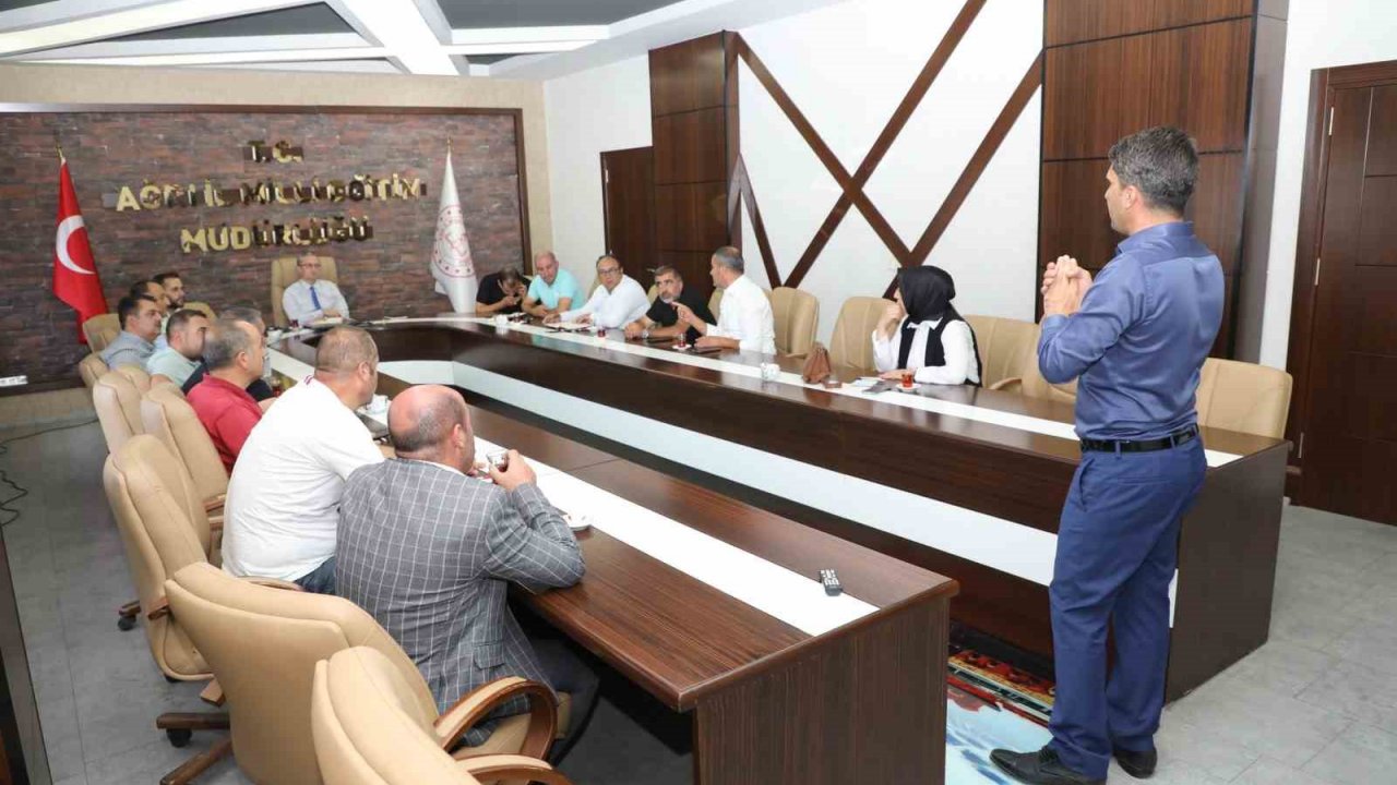 Ağrı’da pansiyonlu okulların müdürleri ile toplantı yapıldı
