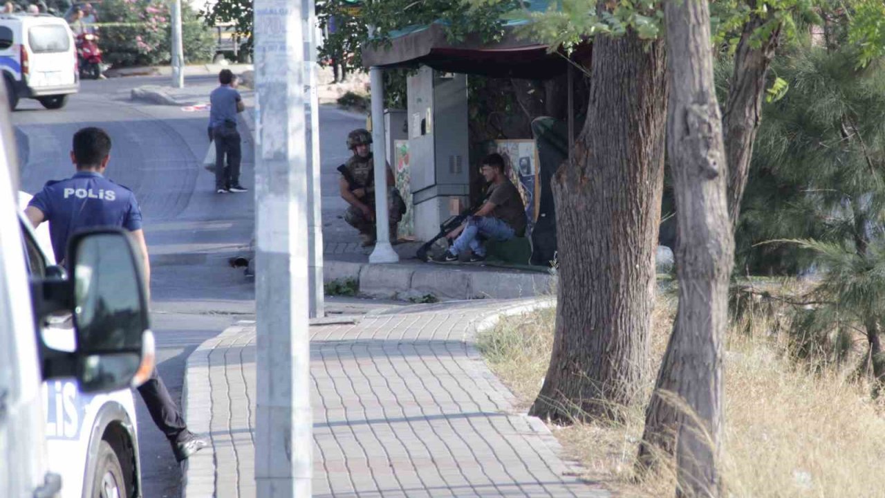 Bekçiyi vuran saldırgan yakalanacağını anlayınca tüfeği başına dayadı
