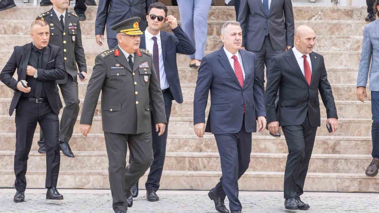 101’inci yılında İzmir’in kurtuluşu canlandırıldı
