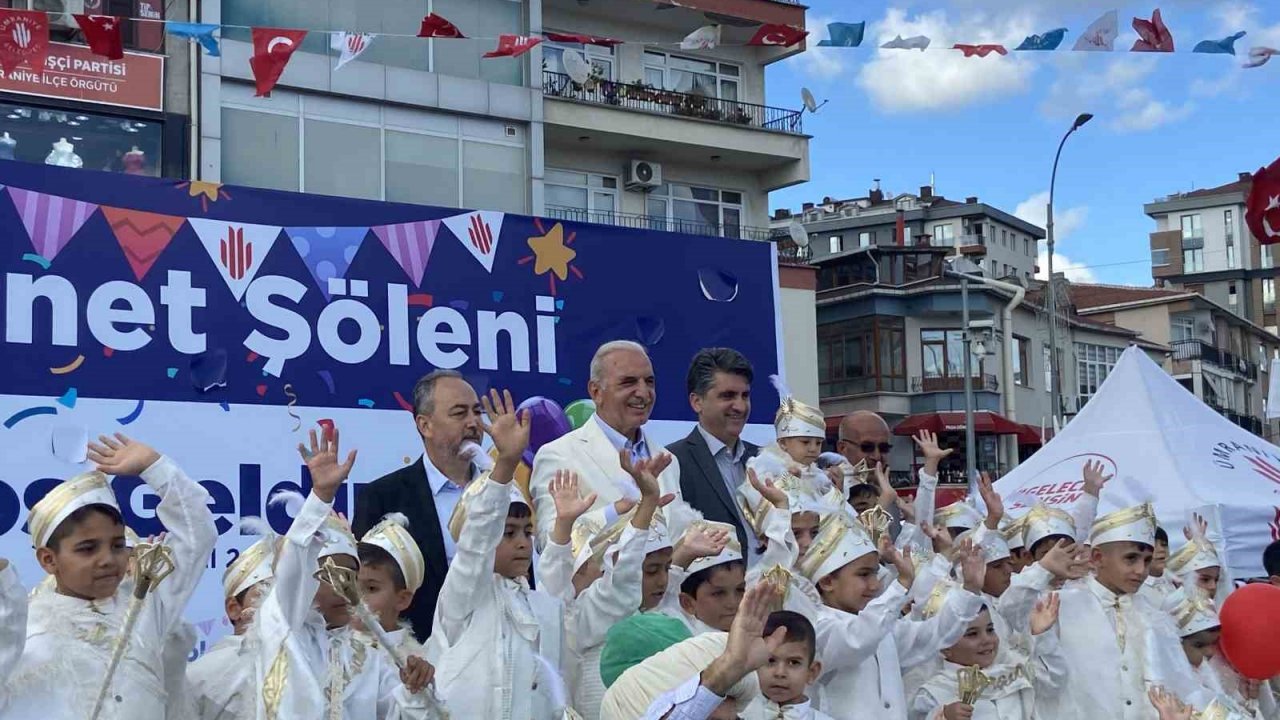 Ümraniye Belediyesinden toplu sünnet şöleni