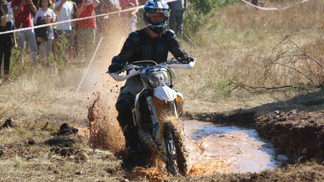 ’7. Müzekent Doğa ve Motosiklet Festivali’ne 800 motosikletli katıldı