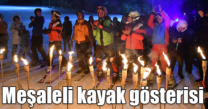 Cıbıltepe'de meşaleli kayak gösterisi