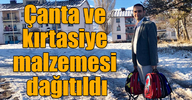 Kars’ta Afganlı çocuklara çanta ve kırtasiye malzemesi dağıtıldı