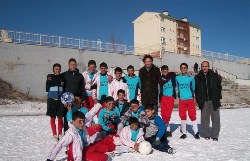 KARS'TA OKULLAR ARASI FUTBOL TURNUVASI SONA ERDİ