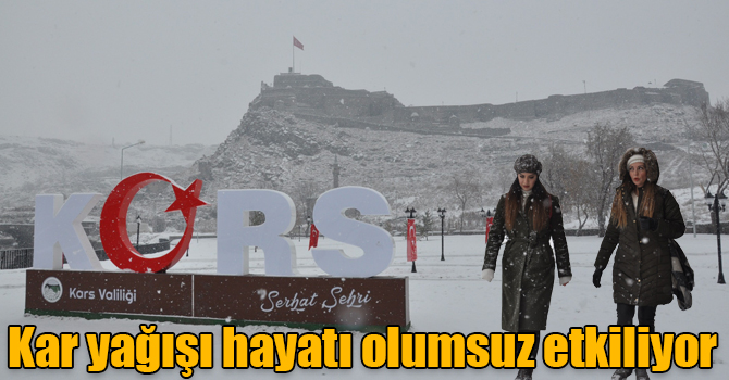 Kars’ta kar yağışı hayatı olumsuz etkiliyor