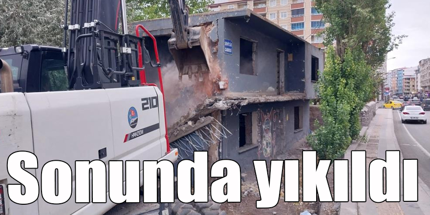 Kars’ta metruk binalar yıkılıyor