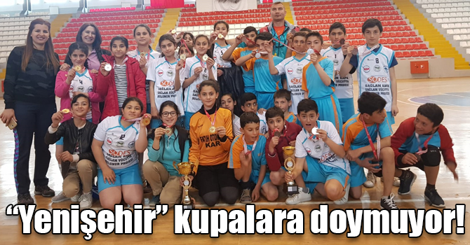 “Yenişehir” kupalara doymuyor!