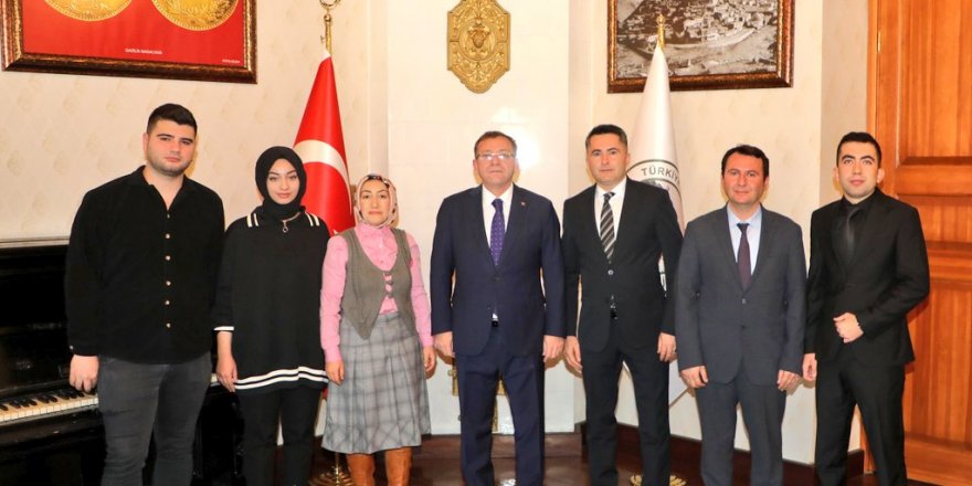 22 Kasım Diş Hekimleri Günü'nü  Kutlu Olsun