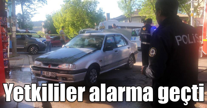 Kars’ta duman çıkan araç polis ve itfaiyeyi alarma geçirdi