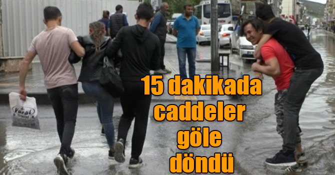 Kars’ta sağanak yağmur 15 dakikada caddeleri göle döndürdü