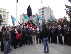 Kars'ta Azerbaycan Türklerinin Soykırımı Anıldı