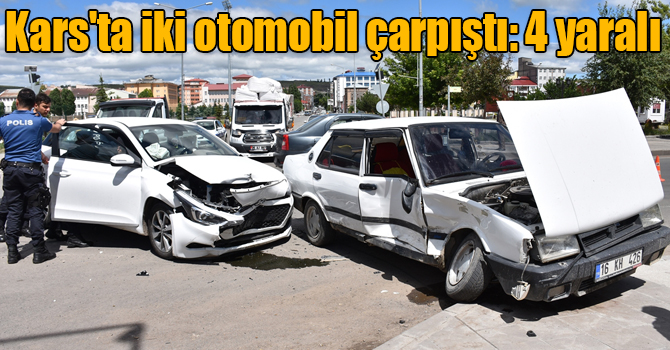 Kars'ta iki otomobil çarpıştı: 4 yaralı