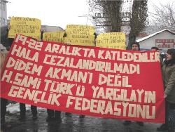 Kars Gençlik Derneği Girişimi üyeleri, Türkiye’de 20 Hapishanede birden Hayata Dönüş operasyonunda 28 devrimci tutsağın hayatını kaybettiği 19-22 Aralık 2000 tarihindeki olayları protesto etti