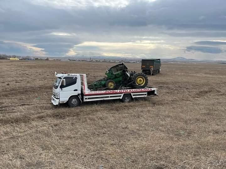 Kars’ta traktör ile TIR çarpıştı: 1 ölü