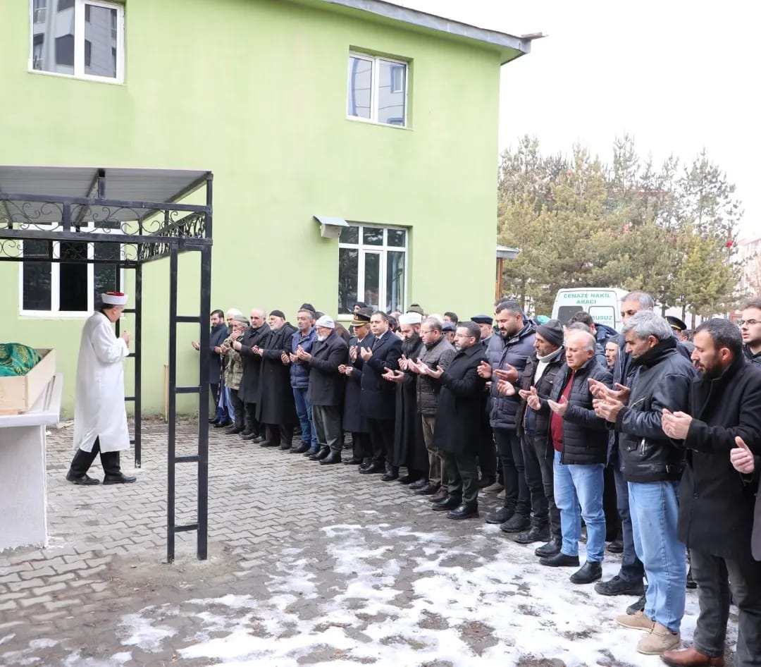 Milletvekili Çalkın ve Vali Polat, Şehit Babasının Cenaze Törenine Katıldılar.