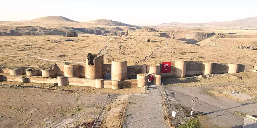 İlber Ortaylı Kars- Ani Harabelerini yazdı!