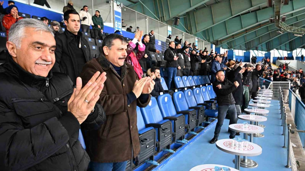 Vali Çiftçi’den Erzurumspor’a tribün desteği
