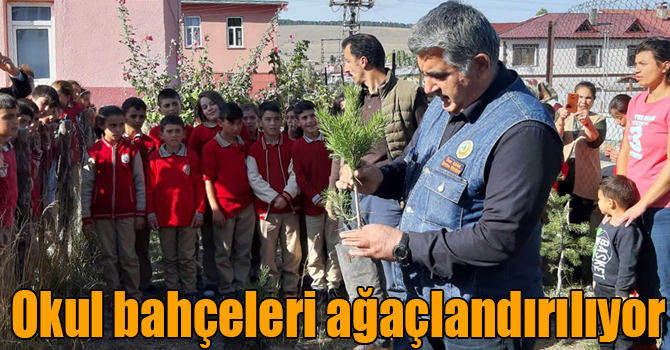 Sarıkamış'ta okul bahçeleri ağaçlandırılıyor