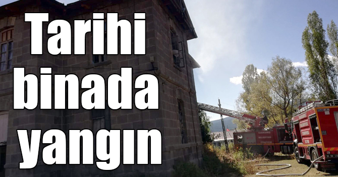 Sarıkamış'ta tarihi binada yangın