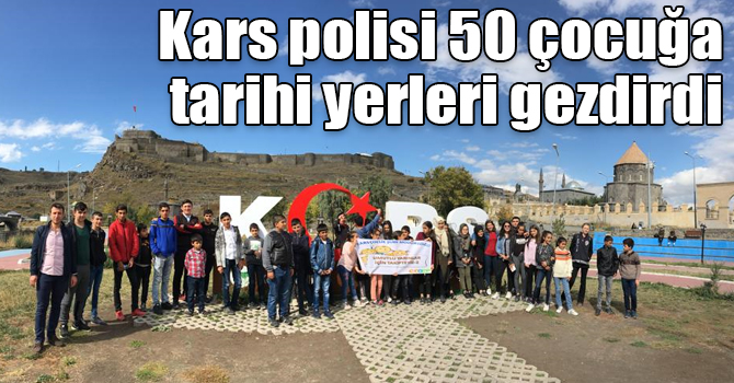 Kars polisi 50 çocuğa tarihi yerleri gezdirdi