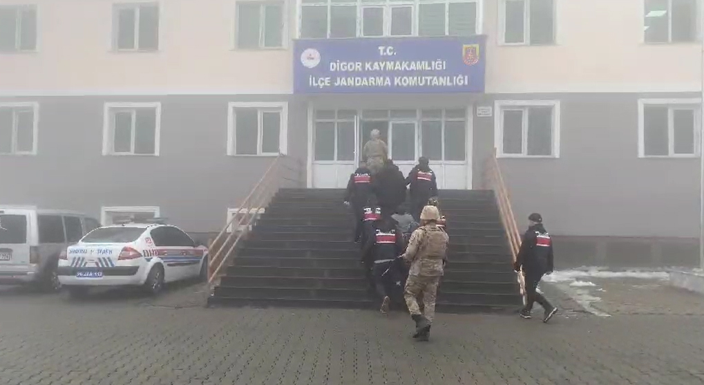 Kars'ta PKK/KCK propagandası yapan 5 kişi yakalandı